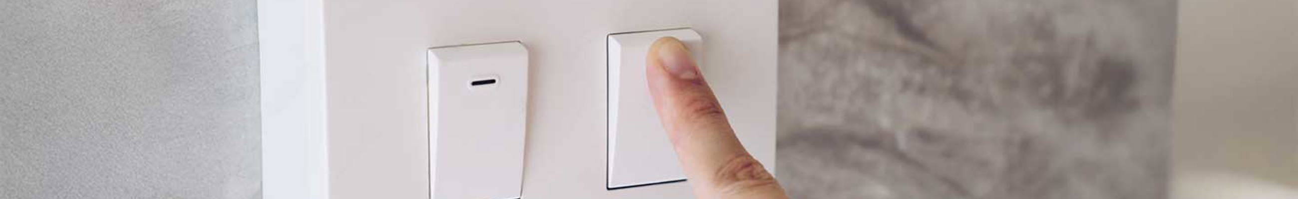 Exempel på en utanpåliggande strömbrytare