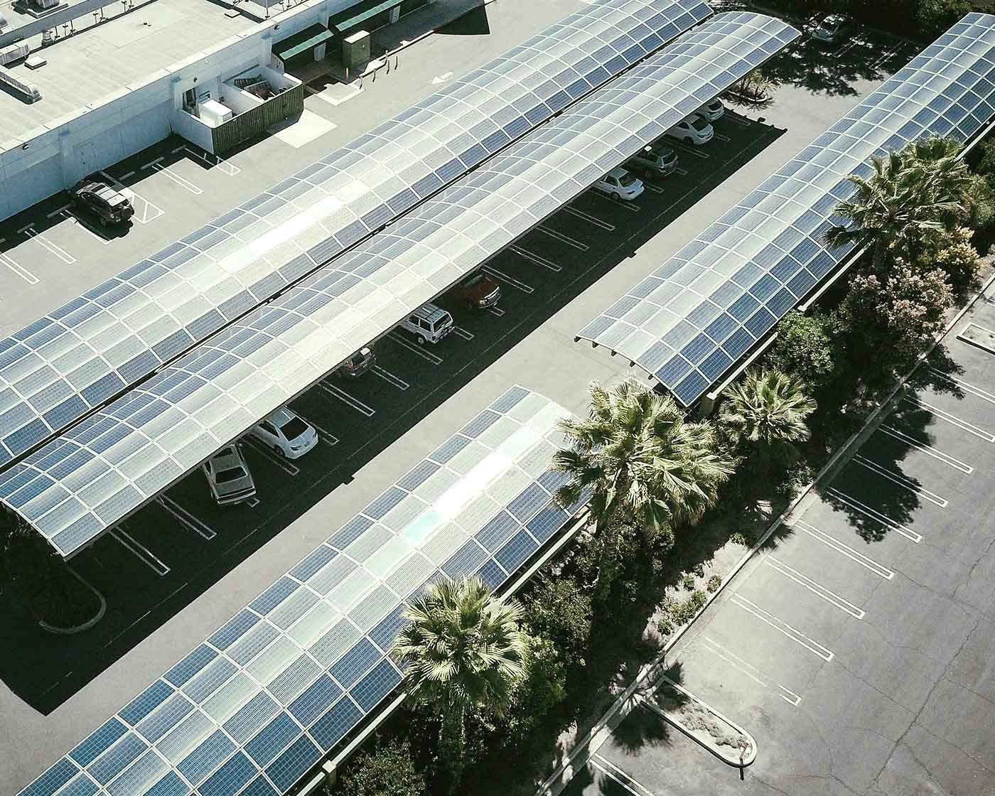 Markmonterade solceller för bostadsrättsföreningens elproduktion