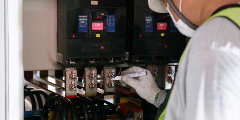 Elektriskt underhåll för industri från Bogesunds El